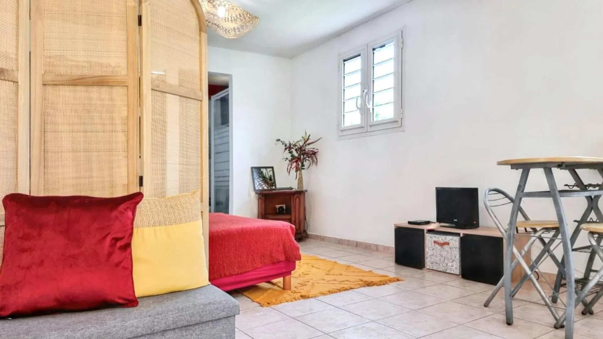 Apartment Studio Charmant Au Coeur De La Trinite 20 M² Avec Jardin Prive